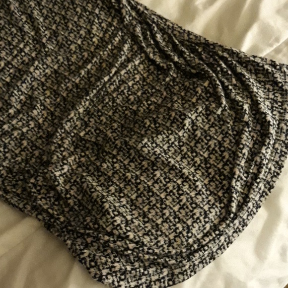 *This a gorgeous (untagged) top - Picture 4 of 6